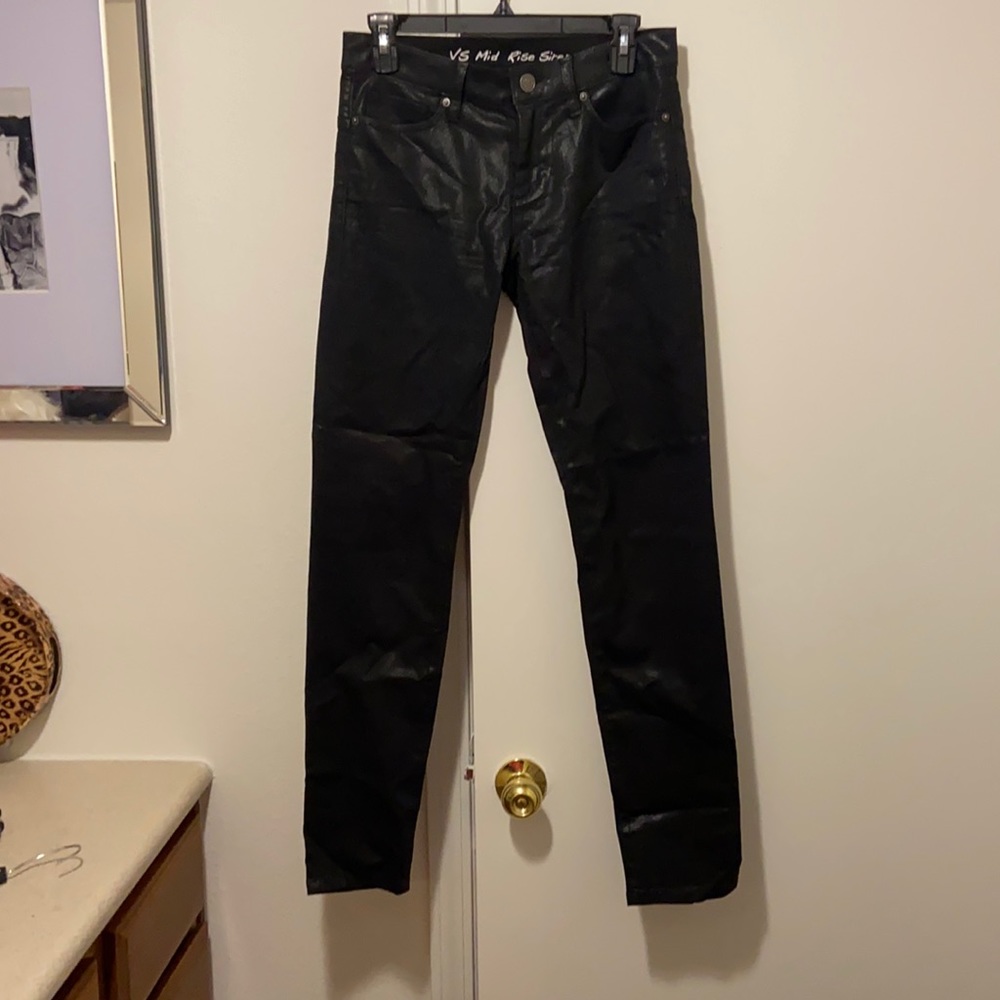 Victoria’s Secret black skinny jeans with sheen NWOT